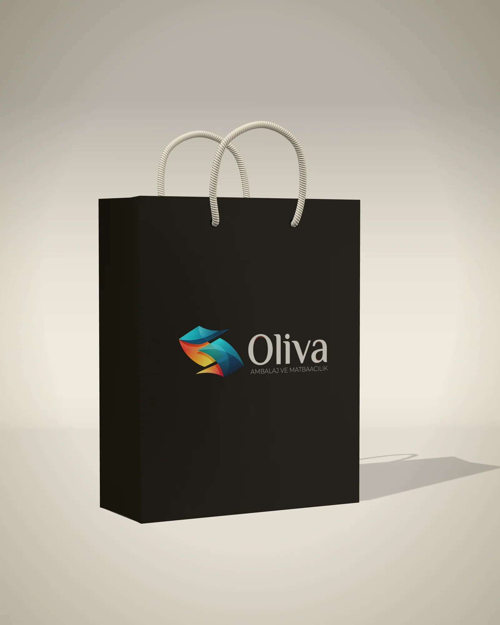 Siyah karton çanta, ip saplar ve OLIVA logo baskısı